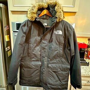 THE NORTH FACE Men's MED Down 550 Dryvent Black Parka, Fur Hood, velcro cuffs